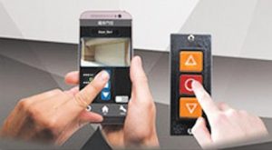 遠端鐵捲門遙控器 智慧 | 監控 | 保全 | 安防 phoneandold 300x165 - 遠端鐵捲門遙控器 智慧 | 監控 | 保全 | 安防